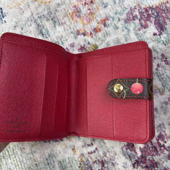 Louis Vuitton x Takashi Murakami Cerises Wallet - Picture 8 of 15